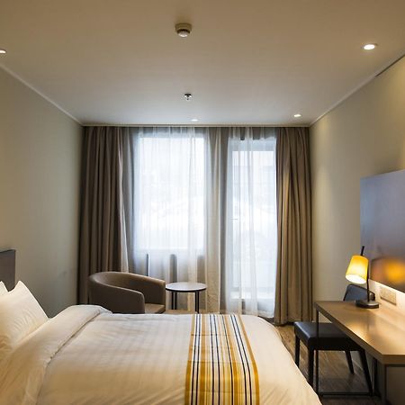 Home Inn Plus Shanghai Zhangjiang Park Esterno foto