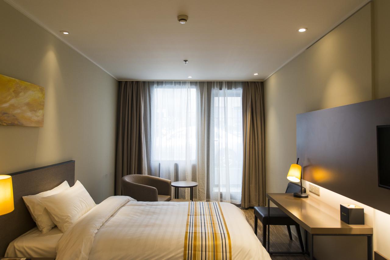 Home Inn Plus Shanghai Zhangjiang Park Esterno foto