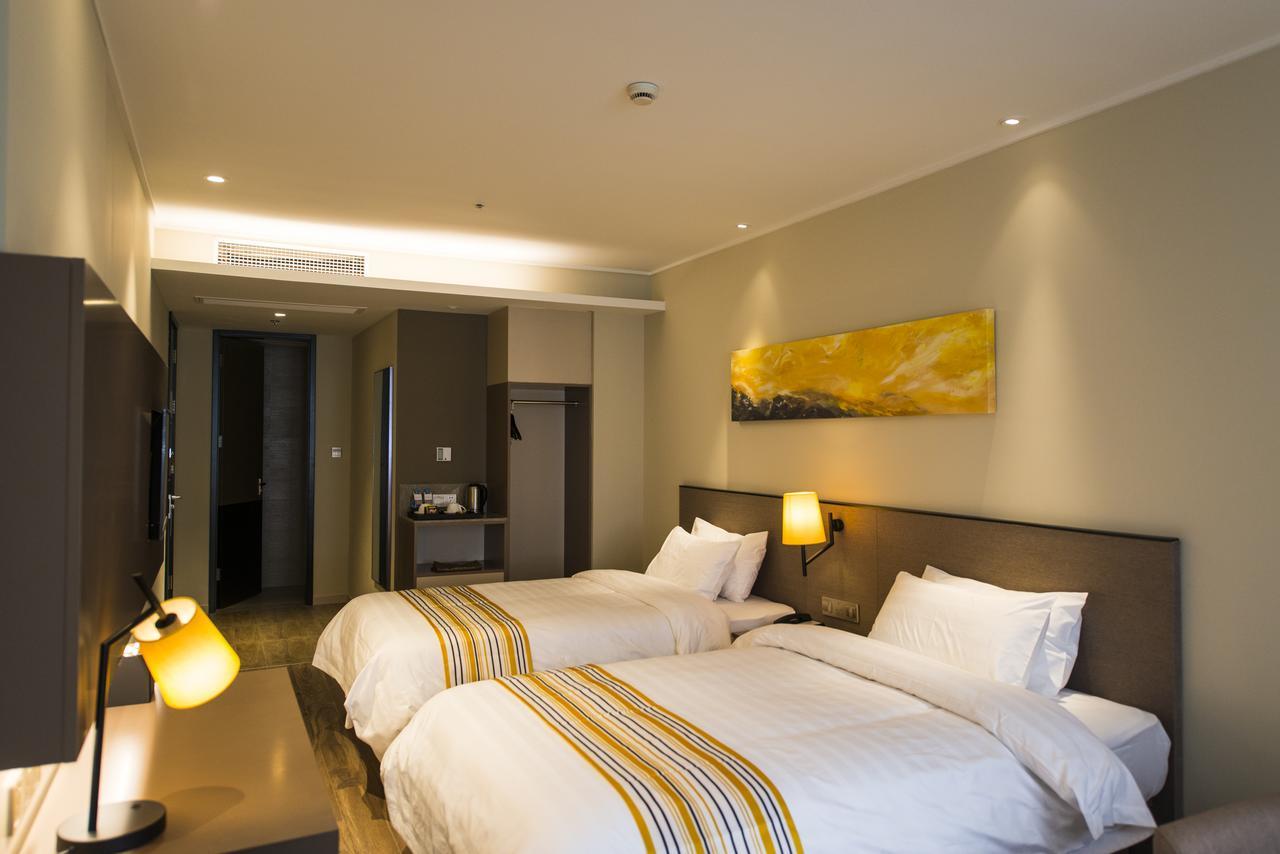 Home Inn Plus Shanghai Zhangjiang Park Esterno foto
