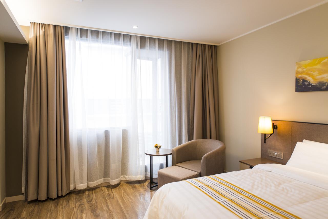 Home Inn Plus Shanghai Zhangjiang Park Esterno foto