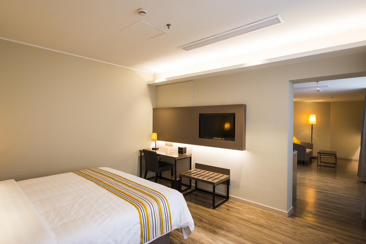 Home Inn Plus Shanghai Zhangjiang Park Esterno foto